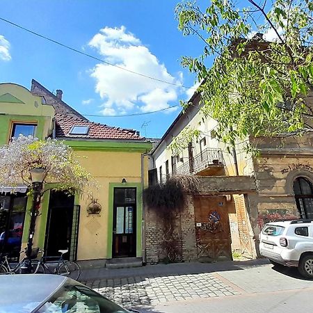 Cool & Cozy Center Apartment Subotica Luaran gambar