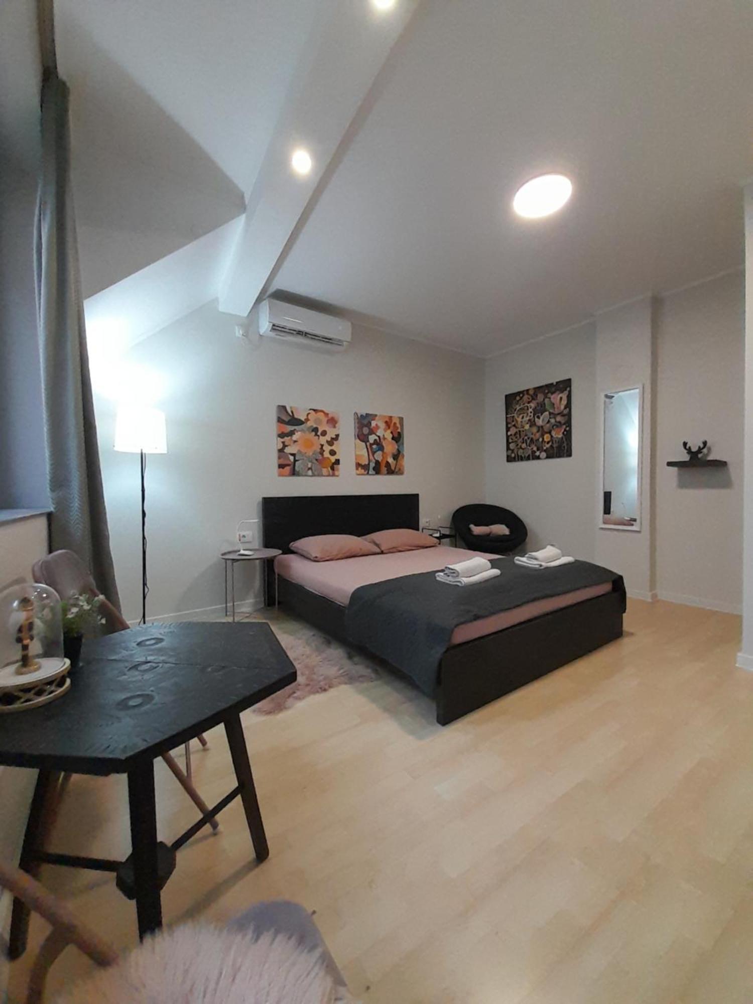 Cool & Cozy Center Apartment Subotica Luaran gambar